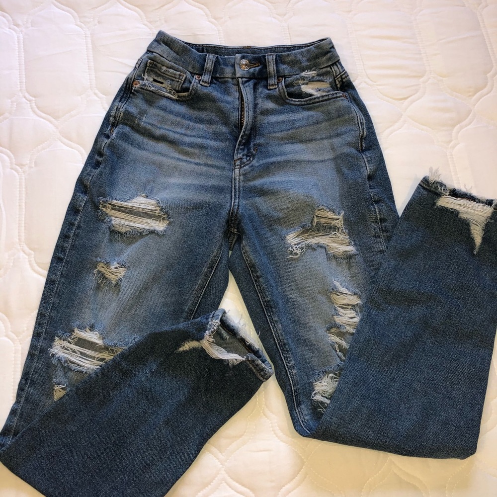 American Eagle High Rise Curvy Mom Jeans